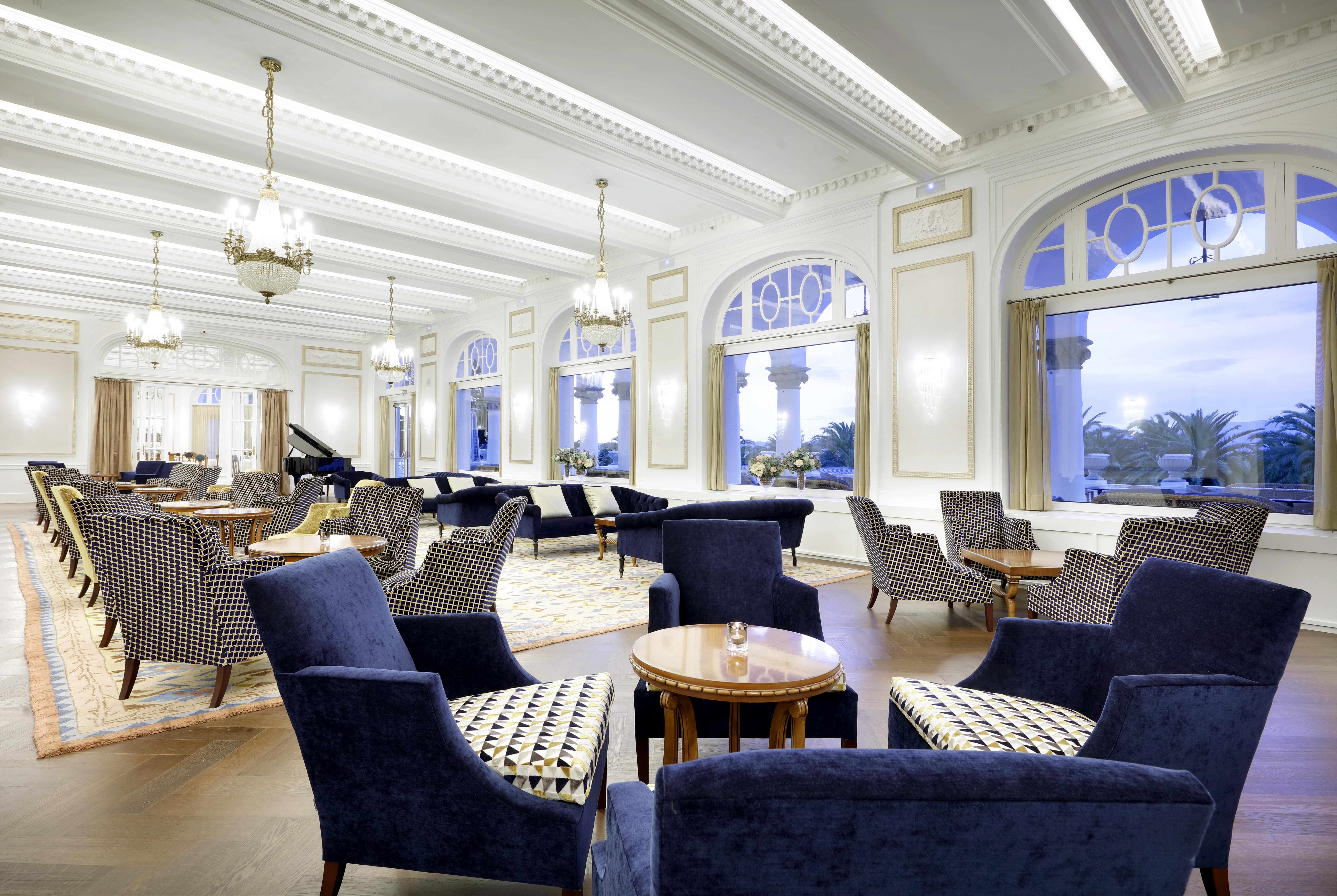 Eurostars Hotel Real Santander Zewnętrze zdjęcie The Club Lounge at the airport